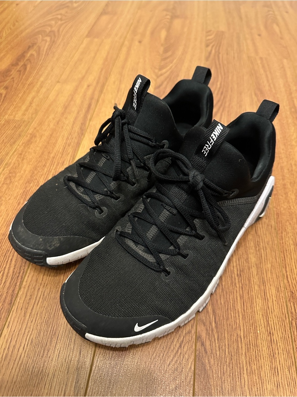 Nike Black and White Women’s Athletic Shoes